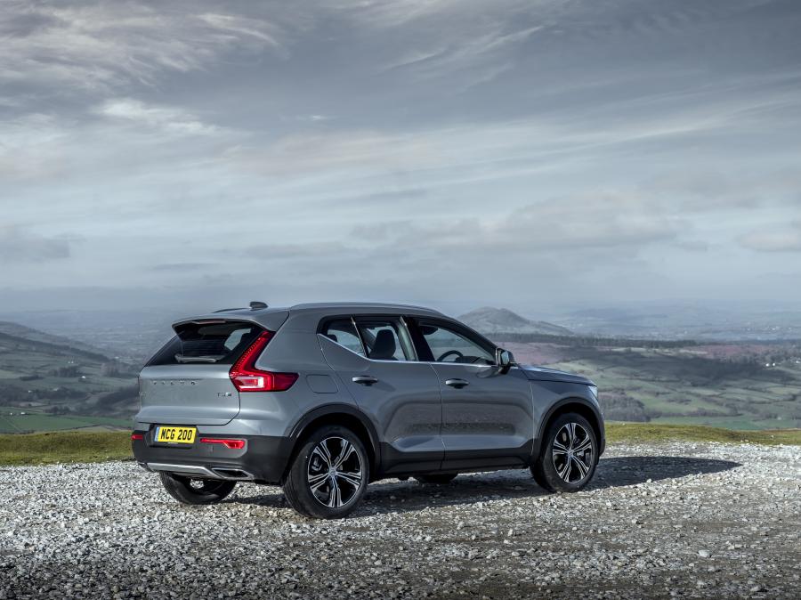  Volvo XC40 T5 Plug-in Hybrid Inscription 2002 года  (UK) (фото 39 из 40)